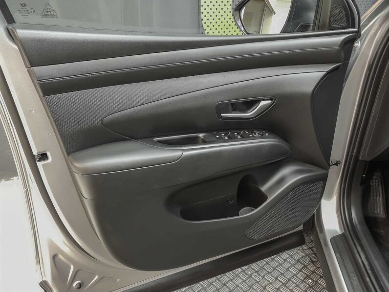 
								Hyundai Tucson full									
