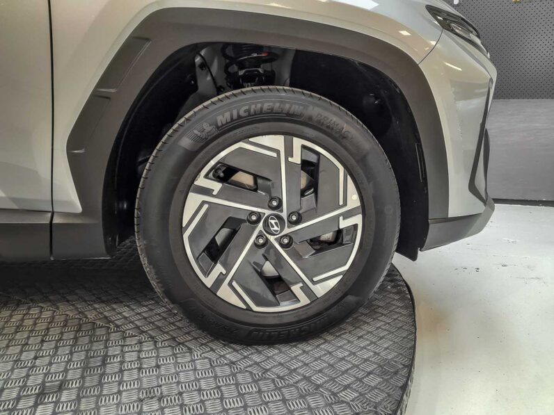 
								Hyundai Tucson full									