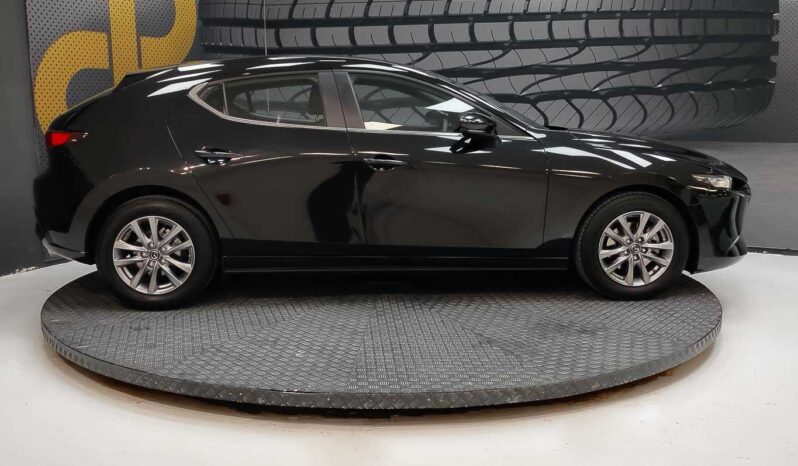 
								Mazda Mazda3 full									
