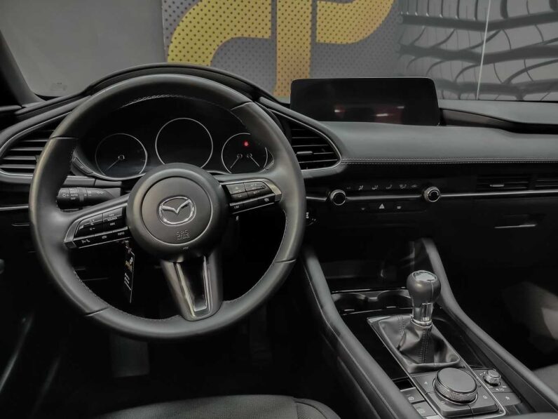 
								Mazda Mazda3 full									