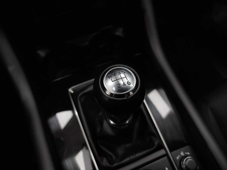 
								Mazda Mazda3 full									