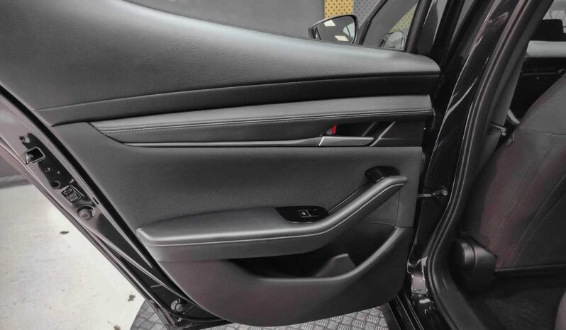 
								Mazda Mazda3 full									