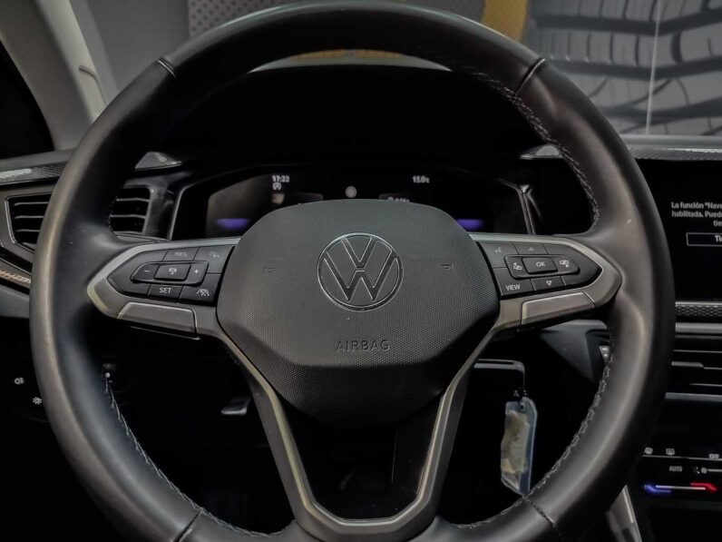 
								Volkswagen Taigo full									