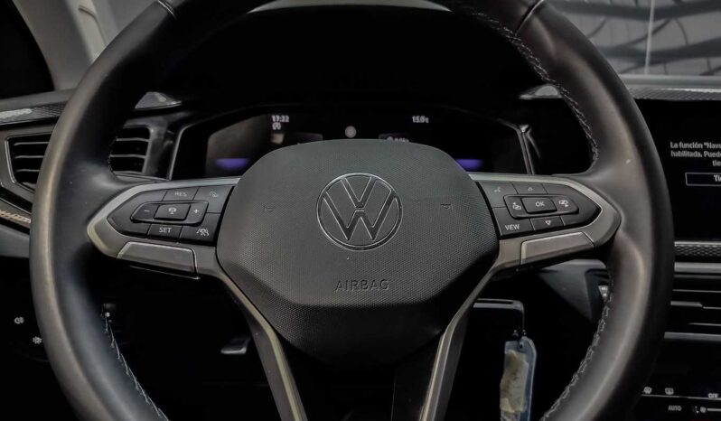 
								Volkswagen Taigo full									