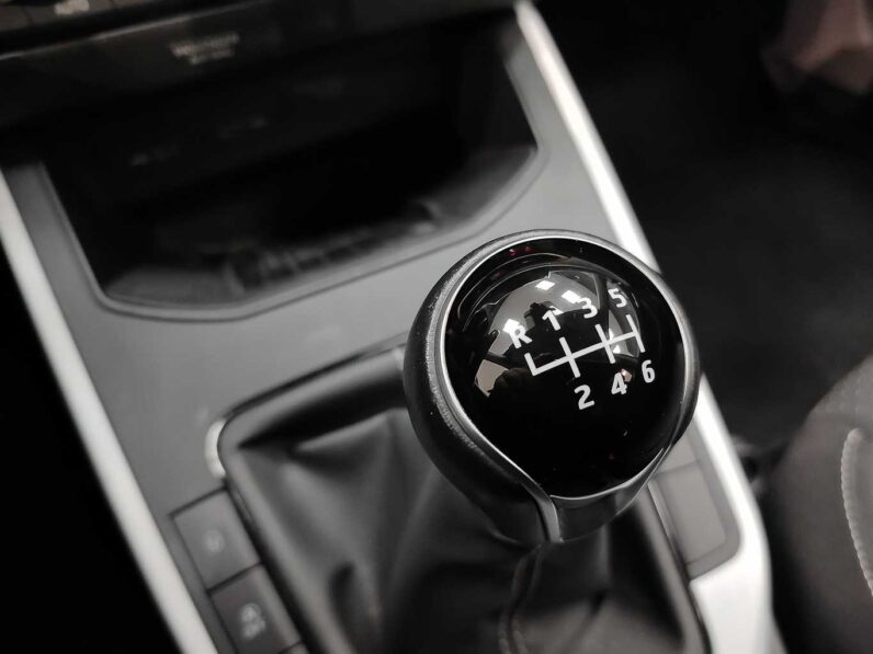 
								SEAT Arona full									