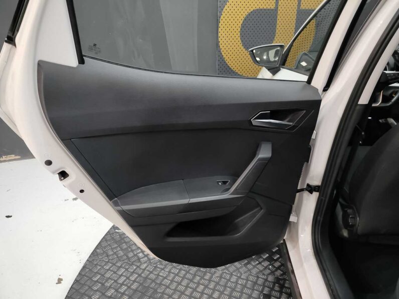 
								SEAT Arona full									