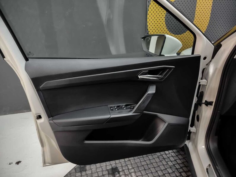 
								SEAT Arona full									