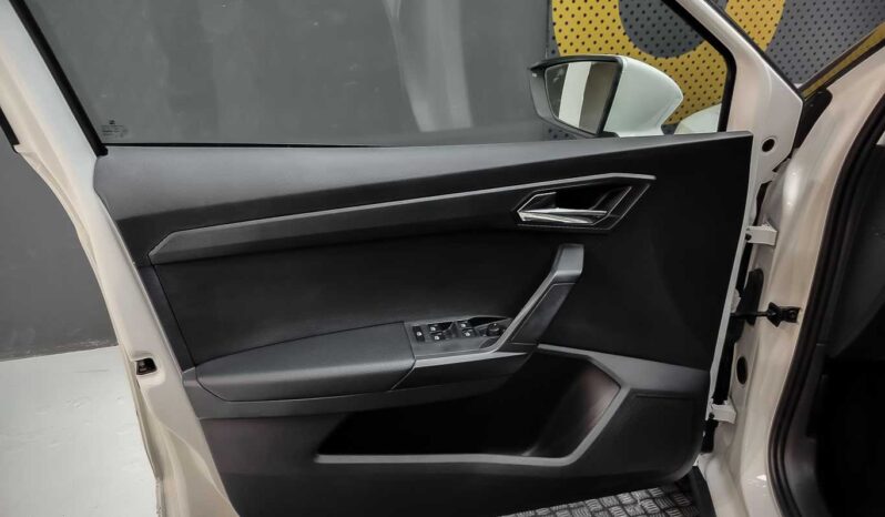 
								SEAT Arona full									