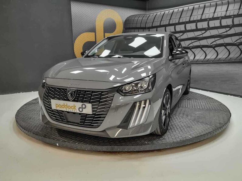 
								Peugeot 208 full									