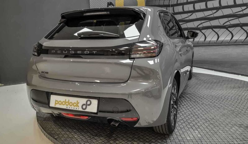 
								Peugeot 208 full									