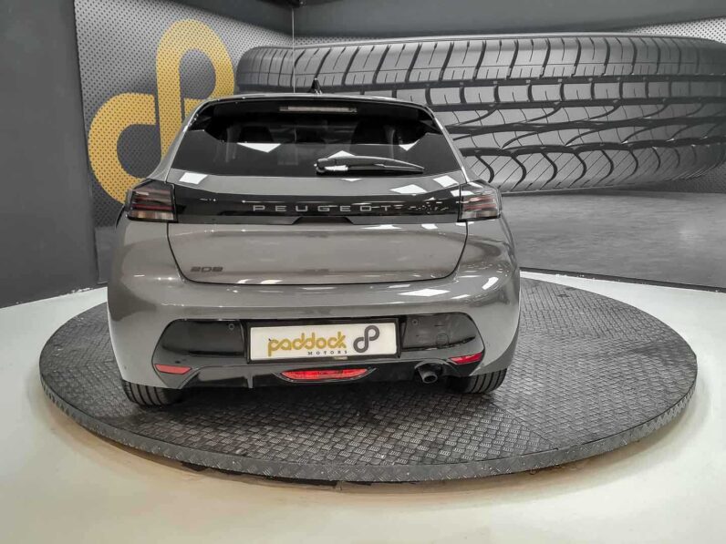 
								Peugeot 208 full									