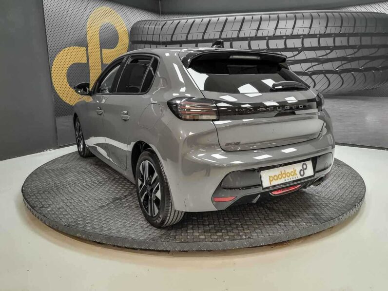 
								Peugeot 208 full									