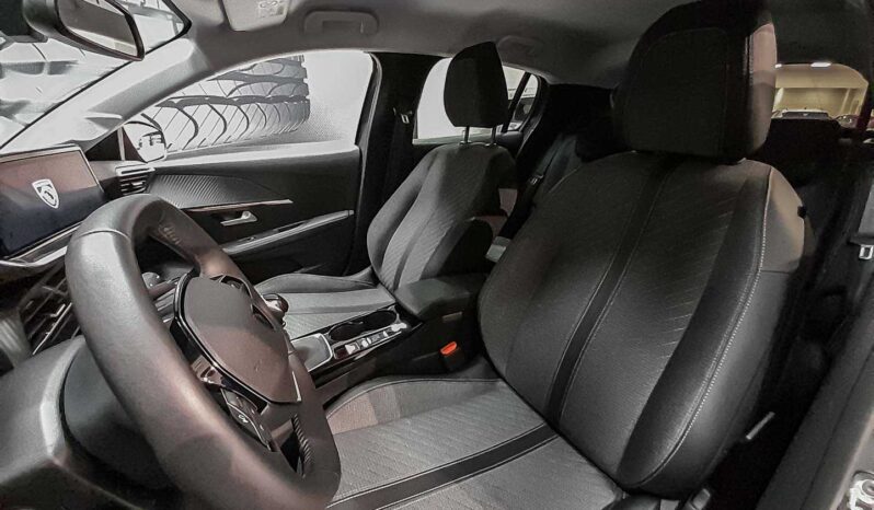 
								Peugeot 208 full									