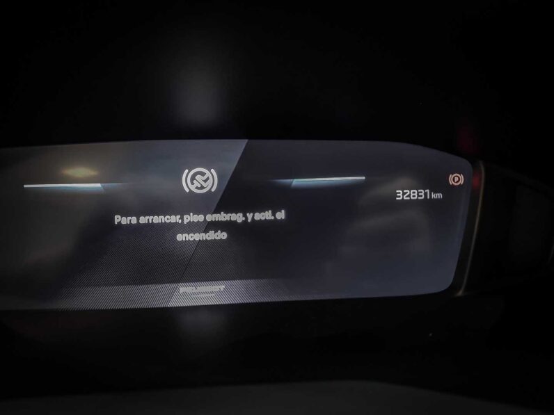 
								Peugeot 208 full									