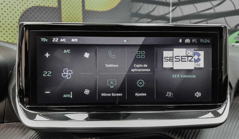 
								Peugeot 208 full									