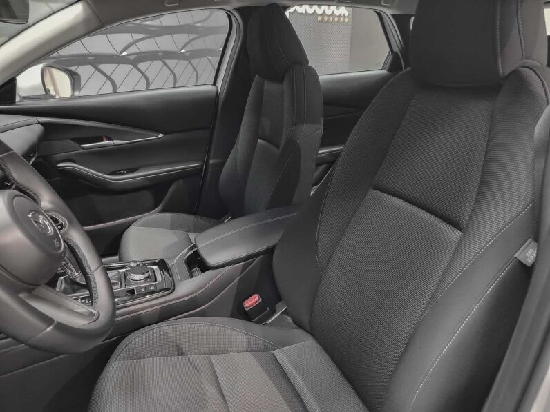 
								Mazda CX-30 full									