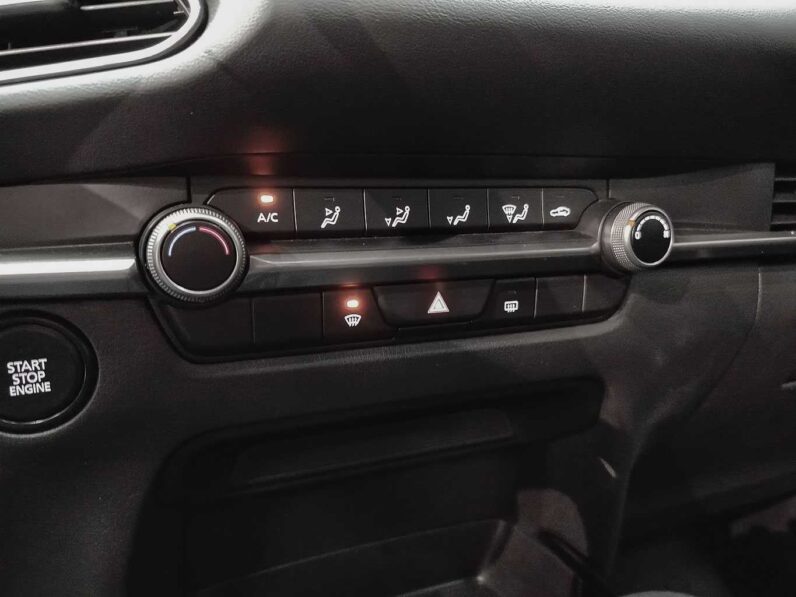 
								Mazda CX-30 full									