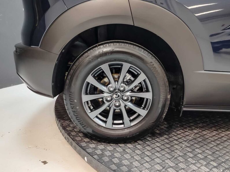 
								Mazda CX-30 full									