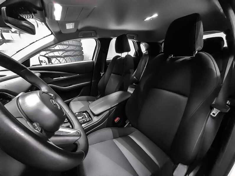 
								Mazda CX-30 full									