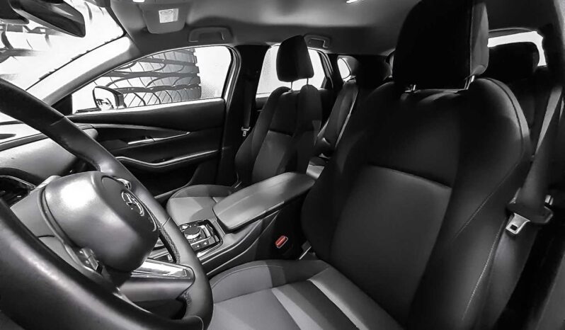 
								Mazda CX-30 full									