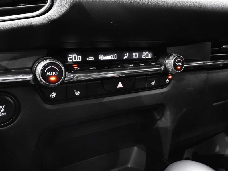 
								Mazda CX-30 full									