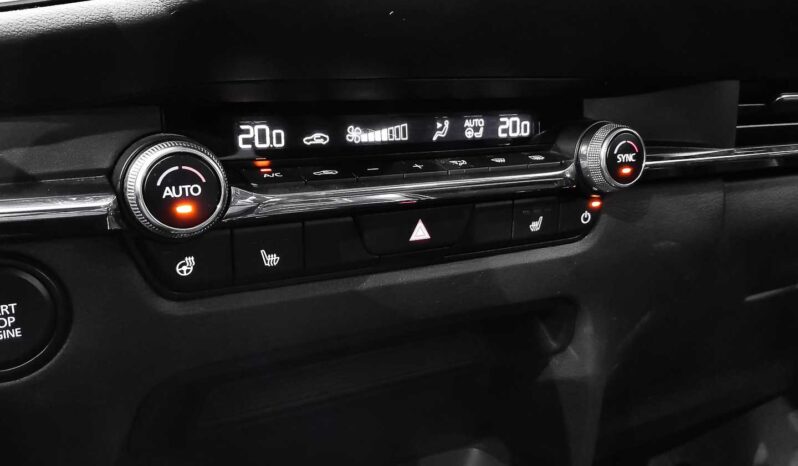 
								Mazda CX-30 full									