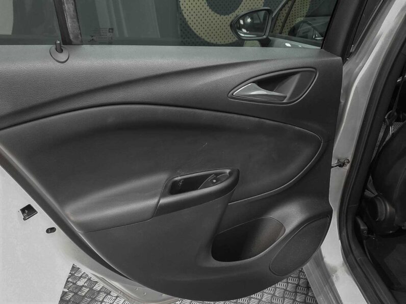 
								OPEL Astra full									