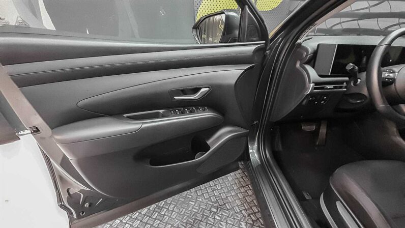 
								Hyundai Tucson full									