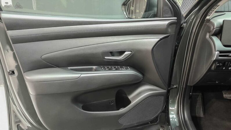 
								Hyundai Tucson full									