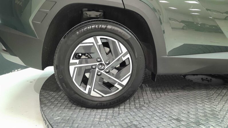 
								Hyundai Tucson full									