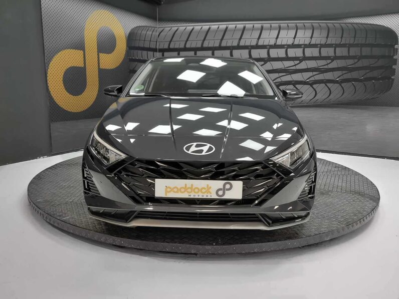 
								Hyundai i20 full									