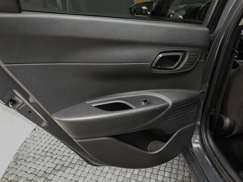
								Hyundai i20 full									