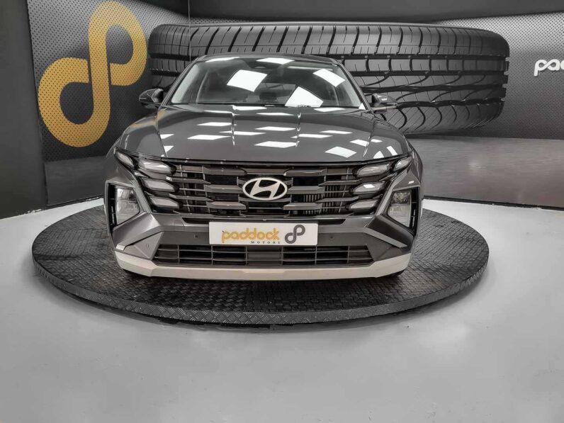 
								Hyundai Tucson full									