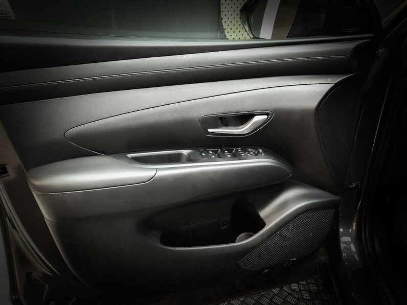 
								Hyundai Tucson full									