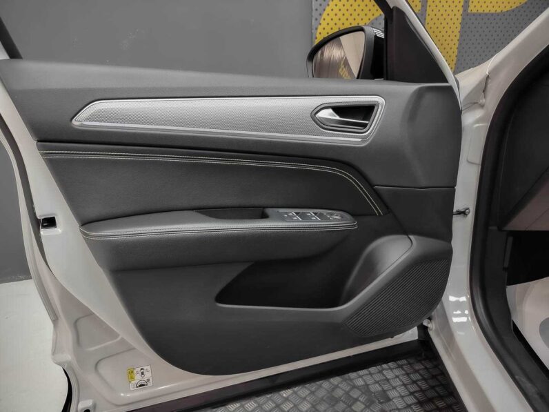 
								renault Arkana full									