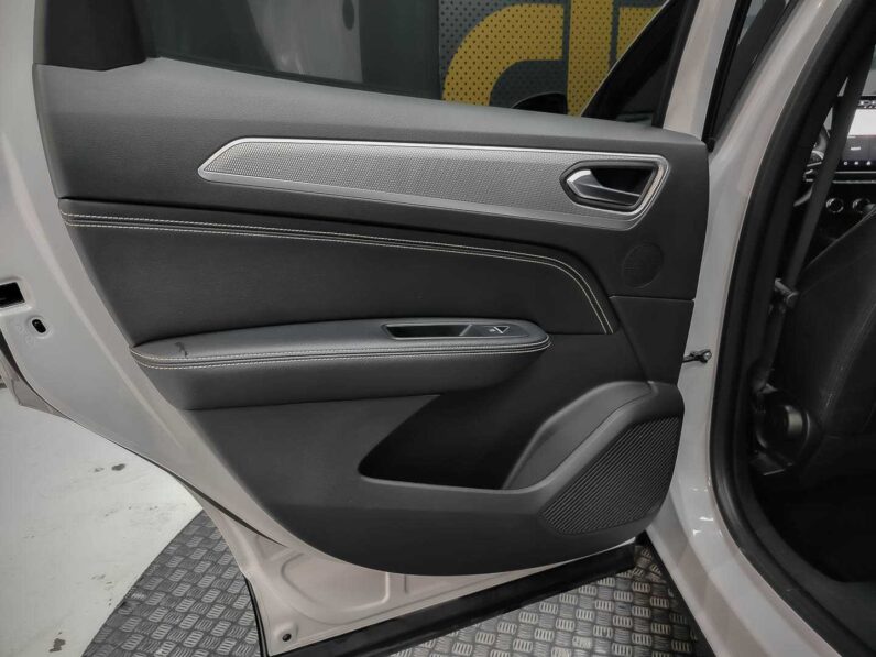 
								renault Arkana full									