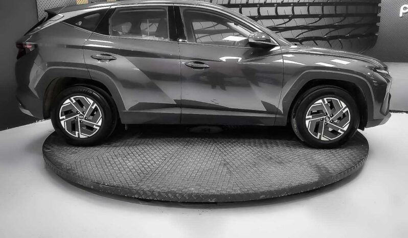 
								Hyundai Tucson full									