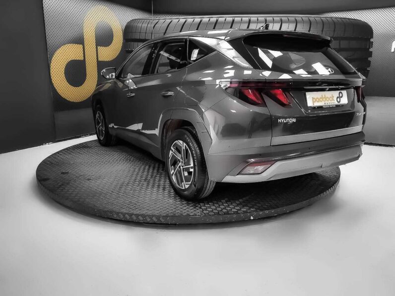 
								Hyundai Tucson full									