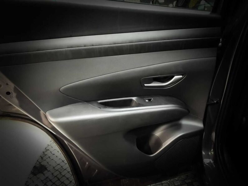 
								Hyundai Tucson full									