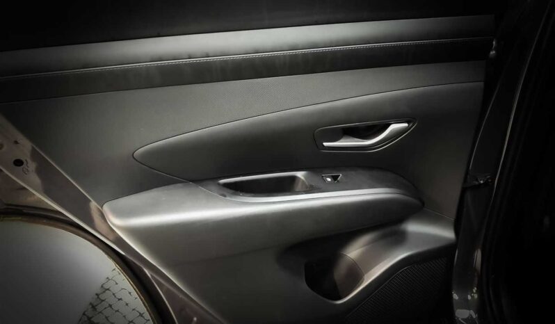 
								Hyundai Tucson full									