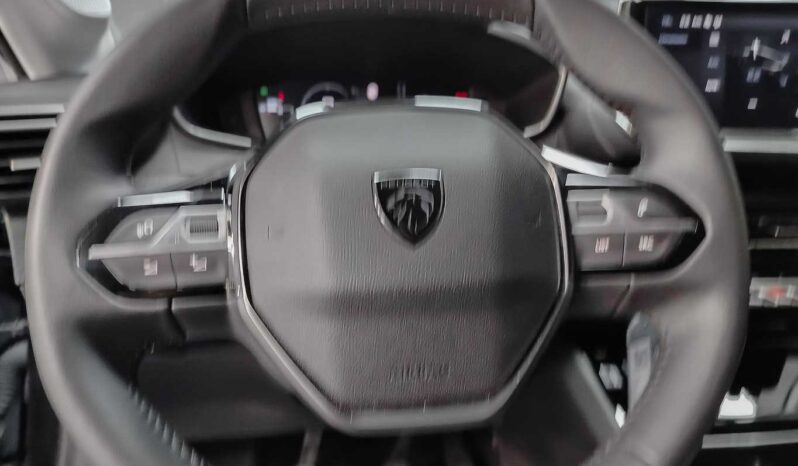 
								Peugeot 208 full									