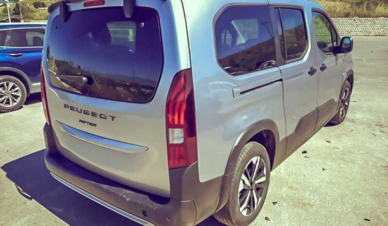 
								Peugeot Rifter full									