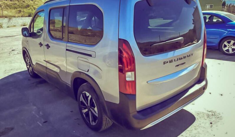 
								Peugeot Rifter full									