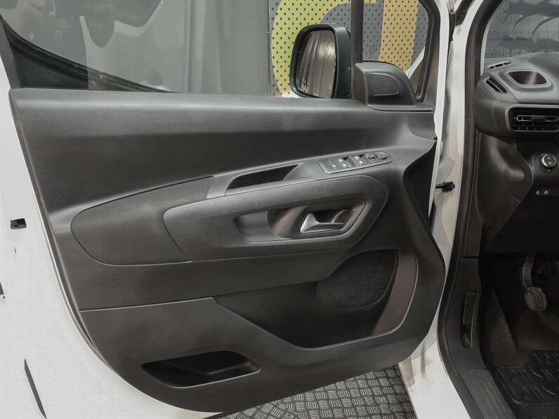 
								OPEL Combo full									