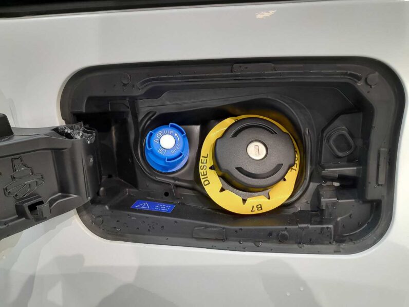 
								OPEL Combo full									