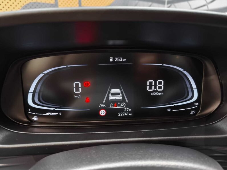 
								Hyundai i20 full									