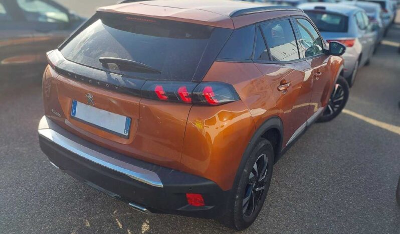 
								Peugeot 2008 full									