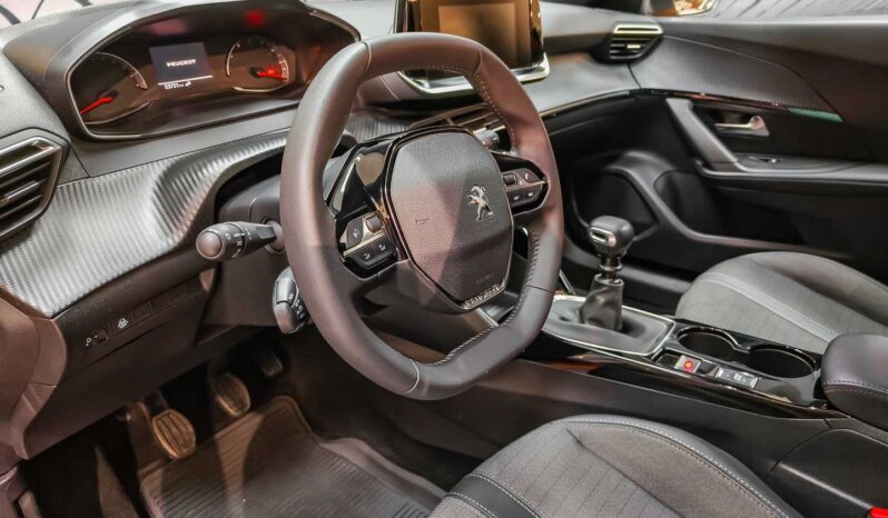 
								Peugeot 2008 full									