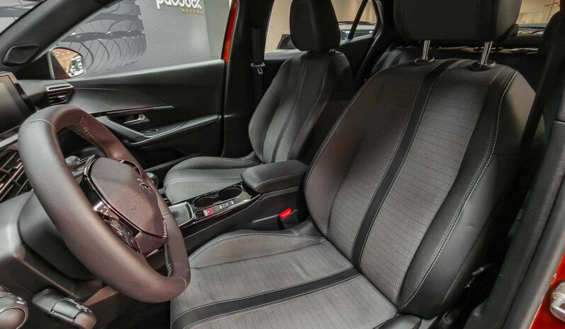 
								Peugeot 2008 full									