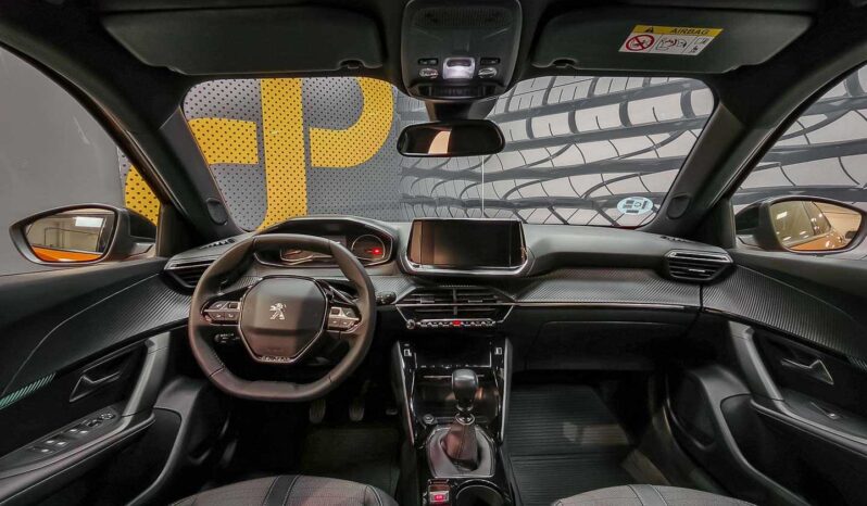 
								Peugeot 2008 full									